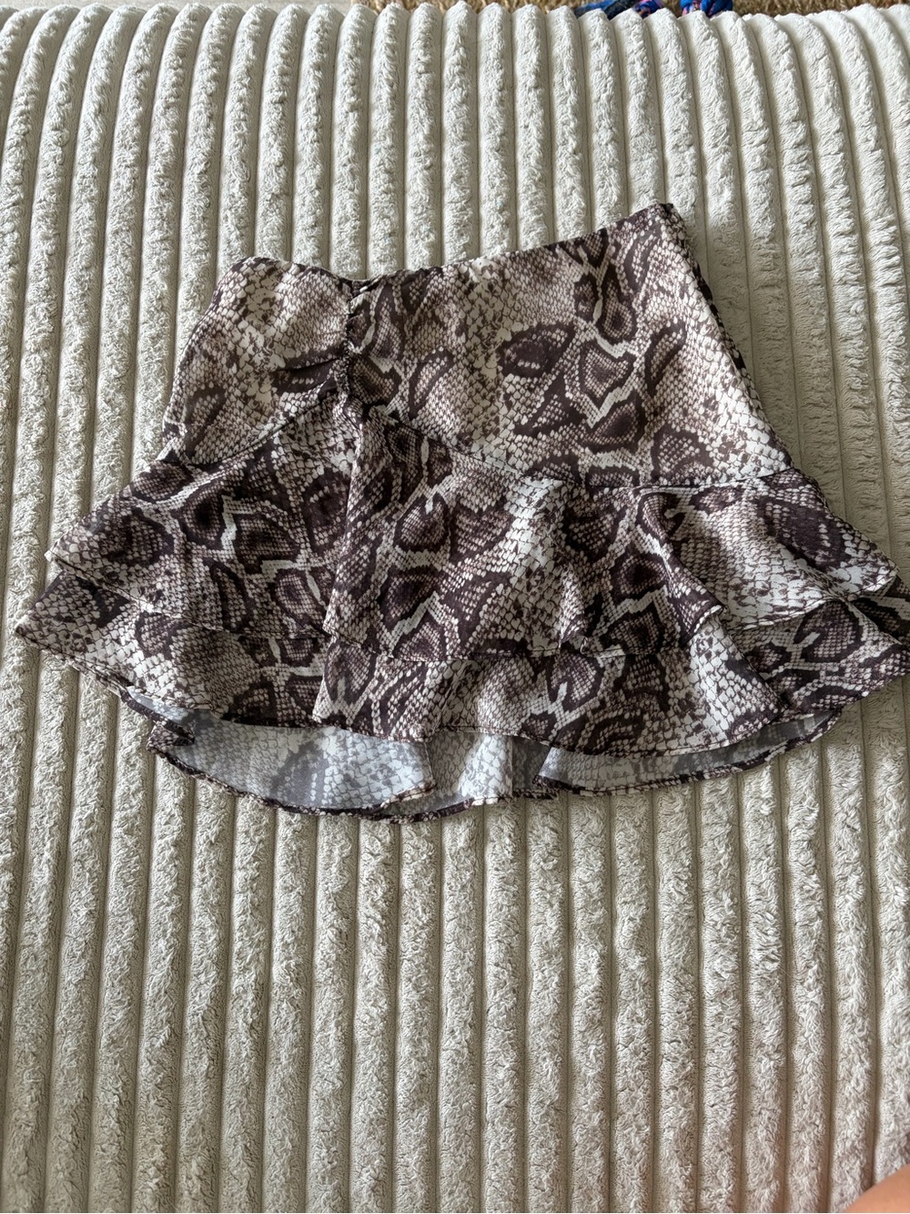 La Hearts Brown Snake-Print Ruffle Mini Skirt